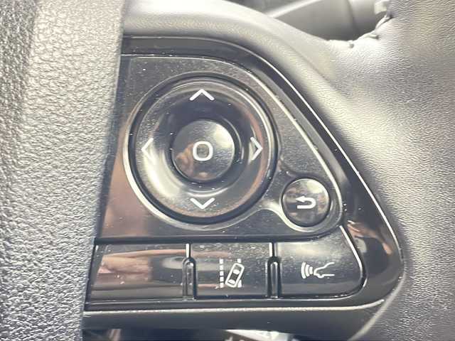 トヨタ プリウス S 茨城県 2020(令2)年 5.9万km アティチュードブラックマイカ モデリスタエアロ/社外ナビ/バックカメラ/ETC/クルーズコントロール/純正15インチアルミホイール/横滑り防止装置/コーナーセンサー/レーンアシスト/LEDヘッドライト/衝突軽減ブレーキ