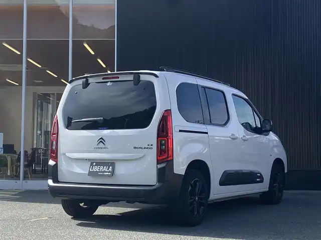シトロエン シトロエン ベルランゴ シャイン ブルーHDi 福岡県 2023(令5)年 3.8万km 白 パノラマルーフ　/アダプティブクルーズコントロール/ブラインドスポットモニター/レーンキープアシスト/純正ディスプレイオーディオ　/Applecarplay/androidauto/Bluetooth/バックカメラ　/ステアリングスイッチ/パドルシフト/ドライブレコーダー　/純正16インチアルミホイール/ETC