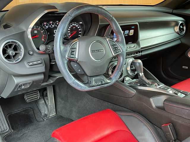シボレー カマロ LT RS 愛知県 2018(平30)年 5.4万km 黒 黒/赤コンビレザー/シートヒーター/シートベンチレーション/Bluetooth/AppleCarPlay/ワイヤレスチャージング/BOSEサウンド/ステアリングヒーター/HUD/パドルシフト/クルーズコントロール/純正20インチアルミホイル