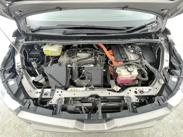 トヨタ ヴォクシー ハイブリッド V 千葉県 2018(平30)年 8.2万km アバンギャルドブロンズメタリック 禁煙　/純正10型メモリーナビ（NSZN-Z66T）/・Bluetooth/・フルセグTV　/・CD/DVD/クルーズコントロール/ビルトインＥＴＣ　/ＬＥＤヘッドライト/フォグランプ/トヨタセーフティセンス/プリクラッシュセーフティ/レーンキープアシスト/片側電動スライドドア　/前席シートヒーター　/リアエアコン　/ＩＳＯＦＩＸ/バックカメラ/アイドリングストップ/ウィンカーミラー/ドアバイザー/プッシュスタート/フロアマット/ステアリングスイッチ/USBポート/電動格納サイドミラー