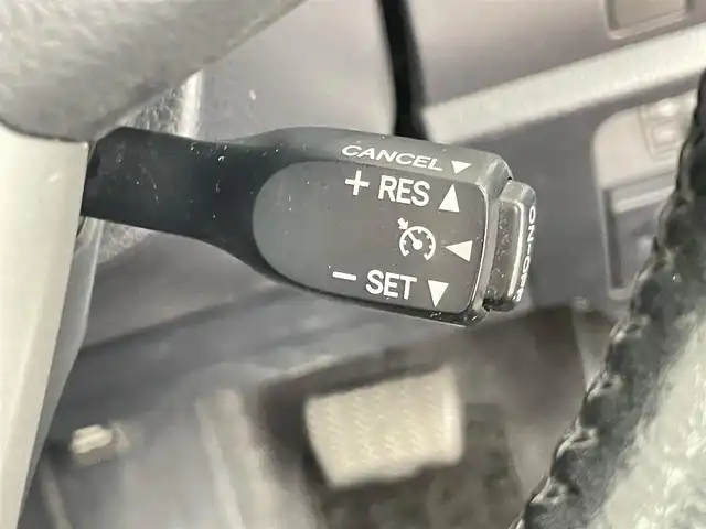 トヨタ ヴォクシー ハイブリッド V 千葉県 2018(平30)年 8.2万km アバンギャルドブロンズメタリック 禁煙　/純正10型メモリーナビ（NSZN-Z66T）/・Bluetooth/・フルセグTV　/・CD/DVD/クルーズコントロール/ビルトインＥＴＣ　/ＬＥＤヘッドライト/フォグランプ/トヨタセーフティセンス/プリクラッシュセーフティ/レーンキープアシスト/片側電動スライドドア　/前席シートヒーター　/リアエアコン　/ＩＳＯＦＩＸ/バックカメラ/アイドリングストップ/ウィンカーミラー/ドアバイザー/プッシュスタート/フロアマット/ステアリングスイッチ/USBポート/電動格納サイドミラー