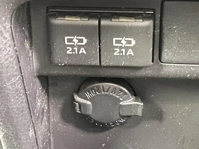 トヨタ ヴォクシー ハイブリッド V 千葉県 2018(平30)年 8.2万km アバンギャルドブロンズメタリック 禁煙　/純正10型メモリーナビ（NSZN-Z66T）/・Bluetooth/・フルセグTV　/・CD/DVD/クルーズコントロール/ビルトインＥＴＣ　/ＬＥＤヘッドライト/フォグランプ/トヨタセーフティセンス/プリクラッシュセーフティ/レーンキープアシスト/片側電動スライドドア　/前席シートヒーター　/リアエアコン　/ＩＳＯＦＩＸ/バックカメラ/アイドリングストップ/ウィンカーミラー/ドアバイザー/プッシュスタート/フロアマット/ステアリングスイッチ/USBポート/電動格納サイドミラー