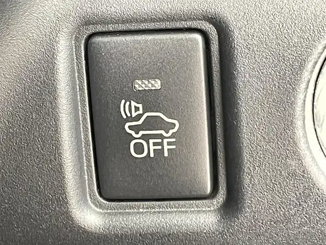 トヨタ ヴォクシー ハイブリッド V 千葉県 2018(平30)年 8.2万km アバンギャルドブロンズメタリック 禁煙　/純正10型メモリーナビ（NSZN-Z66T）/・Bluetooth/・フルセグTV　/・CD/DVD/クルーズコントロール/ビルトインＥＴＣ　/ＬＥＤヘッドライト/フォグランプ/トヨタセーフティセンス/プリクラッシュセーフティ/レーンキープアシスト/片側電動スライドドア　/前席シートヒーター　/リアエアコン　/ＩＳＯＦＩＸ/バックカメラ/アイドリングストップ/ウィンカーミラー/ドアバイザー/プッシュスタート/フロアマット/ステアリングスイッチ/USBポート/電動格納サイドミラー