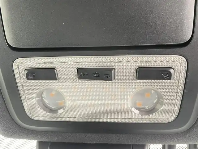 トヨタ ヴォクシー ハイブリッド V 千葉県 2018(平30)年 8.2万km アバンギャルドブロンズメタリック 禁煙　/純正10型メモリーナビ（NSZN-Z66T）/・Bluetooth/・フルセグTV　/・CD/DVD/クルーズコントロール/ビルトインＥＴＣ　/ＬＥＤヘッドライト/フォグランプ/トヨタセーフティセンス/プリクラッシュセーフティ/レーンキープアシスト/片側電動スライドドア　/前席シートヒーター　/リアエアコン　/ＩＳＯＦＩＸ/バックカメラ/アイドリングストップ/ウィンカーミラー/ドアバイザー/プッシュスタート/フロアマット/ステアリングスイッチ/USBポート/電動格納サイドミラー