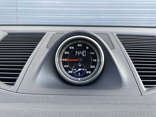 ポルシェ マカン S 佐賀県 2021(令3)年 4.5万km ピュアホワイト 保証書/取扱説明書/記録簿/4WD/MTモード付AT/アイドリングストップ/スマートキー/スペアキー有/追従走行付きクルーズコントロール/Bluetooth接続/USB入力端子/ETC/全方位カメラ/AppleCarPlay/純正メモリナビ/電動リアゲート/前後ドライブレコーダー/純正フロアマット/前席パワーシート/ハーフレザーシート/前席シートヒーター/純正アルミホイル/ABS/横滑り防止装置/前後コーナーセンサー/レーンキープアシスト/盗難防止装置/オートライト/LEDヘッドライト/革巻ステアリング/電格ウィンカーミラー/ステアリングスイッチ/スポーツクロノパッケージ/パドルシフト