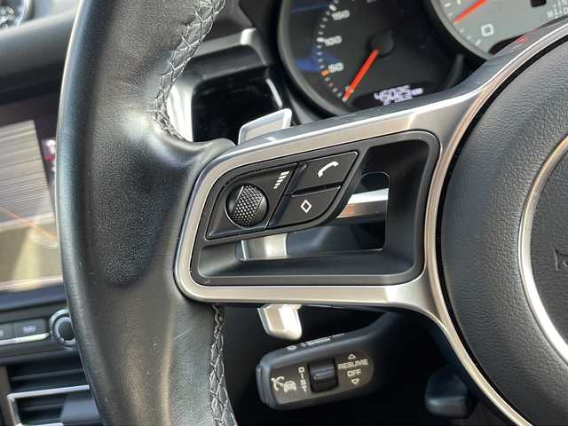 ポルシェ マカン S 佐賀県 2021(令3)年 4.5万km ピュアホワイト 保証書/取扱説明書/記録簿/4WD/MTモード付AT/アイドリングストップ/スマートキー/スペアキー有/追従走行付きクルーズコントロール/Bluetooth接続/USB入力端子/ETC/全方位カメラ/AppleCarPlay/純正メモリナビ/電動リアゲート/前後ドライブレコーダー/純正フロアマット/前席パワーシート/ハーフレザーシート/前席シートヒーター/純正アルミホイル/ABS/横滑り防止装置/前後コーナーセンサー/レーンキープアシスト/盗難防止装置/オートライト/LEDヘッドライト/革巻ステアリング/電格ウィンカーミラー/ステアリングスイッチ/スポーツクロノパッケージ/パドルシフト