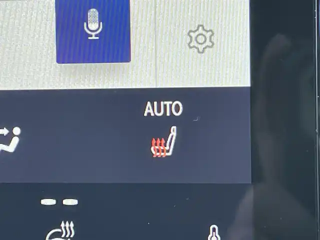 レクサス ＬＢＸ クール 東京都 2024(令6)年 0.8万km パール ワンオーナー　/純正９．８型ディスプレイオーディオ　/全周囲カメラ　/電動リアゲート　/ハーフレザーシート　/シート・ハンドルヒーター　/パワーシートフルセグＴＶ　/Ｂｌｕｅｔｏｏｔｈ　/ＢＳＭ　/純正１８インチＡＷ　/禁煙