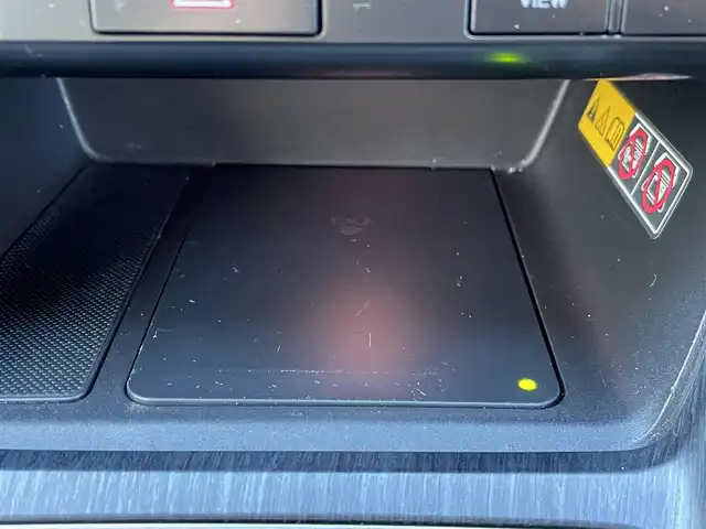 レクサス ＬＢＸ クール 東京都 2024(令6)年 0.8万km パール ワンオーナー　/純正９．８型ディスプレイオーディオ　/全周囲カメラ　/電動リアゲート　/ハーフレザーシート　/シート・ハンドルヒーター　/パワーシートフルセグＴＶ　/Ｂｌｕｅｔｏｏｔｈ　/ＢＳＭ　/純正１８インチＡＷ　/禁煙