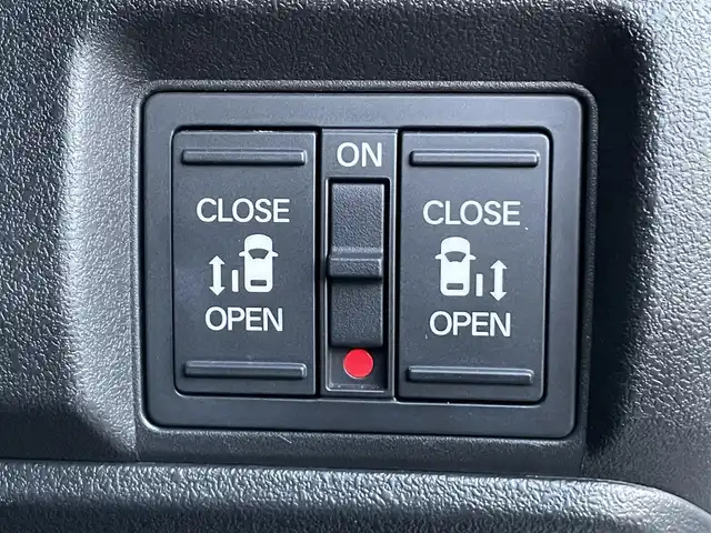 ホンダ Ｎ ＢＯＸ カスタム ターボ 香川県 2024(令6)年 1.5万km プラチナホワイトパール 純正９型ホンダコネクトナビ/マルチビューカメラ/ホンダセンシング/・レーダークルーズコントロール/・車線維持支援システム/・オートハイビーム/・標識認識機能/・歩行者事故低減ステアリング/・路外逸脱抑制機能/・先行車発進お知らせ機能/・標識認識機能/前後ドライブレコーダー/ＥＴＣ/スマートキー/スペアキー/純正15インチAW/電子パーキング/ブレーキホールド