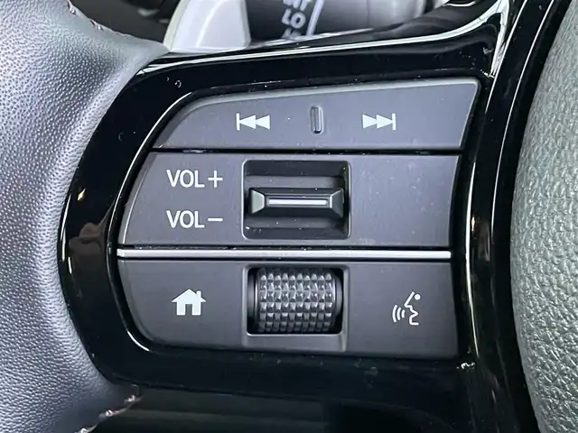 ホンダ Ｎ ＢＯＸ カスタム ターボ 香川県 2024(令6)年 1.5万km プラチナホワイトパール 純正９型ホンダコネクトナビ/マルチビューカメラ/ホンダセンシング/・レーダークルーズコントロール/・車線維持支援システム/・オートハイビーム/・標識認識機能/・歩行者事故低減ステアリング/・路外逸脱抑制機能/・先行車発進お知らせ機能/・標識認識機能/前後ドライブレコーダー/ＥＴＣ/スマートキー/スペアキー/純正15インチAW/電子パーキング/ブレーキホールド