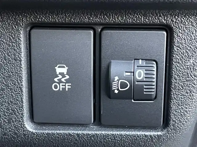 ホンダ Ｎ ＢＯＸ カスタム ターボ 香川県 2024(令6)年 1.5万km プラチナホワイトパール 純正９型ホンダコネクトナビ/マルチビューカメラ/ホンダセンシング/・レーダークルーズコントロール/・車線維持支援システム/・オートハイビーム/・標識認識機能/・歩行者事故低減ステアリング/・路外逸脱抑制機能/・先行車発進お知らせ機能/・標識認識機能/前後ドライブレコーダー/ＥＴＣ/スマートキー/スペアキー/純正15インチAW/電子パーキング/ブレーキホールド