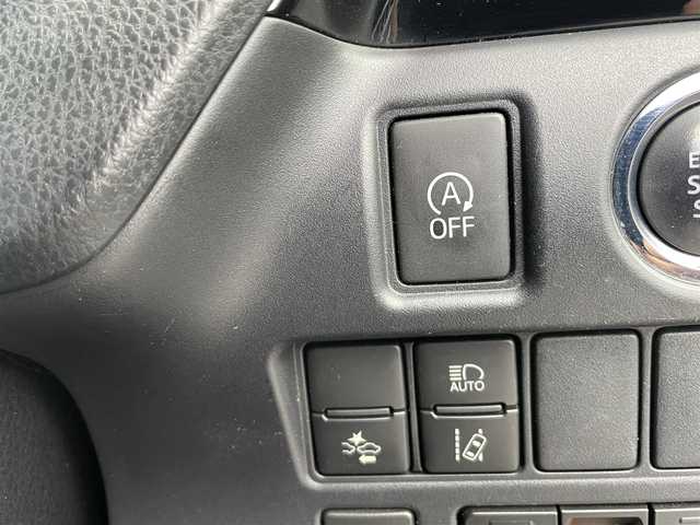 トヨタ ヴォクシー ZS 栃木県 2017(平29)年 6.7万km ホワイトパールクリスタルシャイン ワンオーナー/TRDフロントエアロ/純正10インチナビ/（CD/DVD/Bluetooth/SD）/フルセグTV（キャンセラー付）/バックカメラ/純正12.1型フリップダウンモニター/ビルドインETC2.0/両側パワースライドドア/レザー調シートカバー/トヨタセーフティセンス/・衝突軽減ブレーキ/・車線逸脱警報/・オートマチックハイビーム/純正ドラレコ/2.1AUSBコンポート/オートライト/LEDヘッドライト/フォグランプ/純正16インチAW/プッシュスタート/スマートキー/スペアキー/ステアリングスイッチ/革巻きステアリング/保証書/取説/ナビ取説