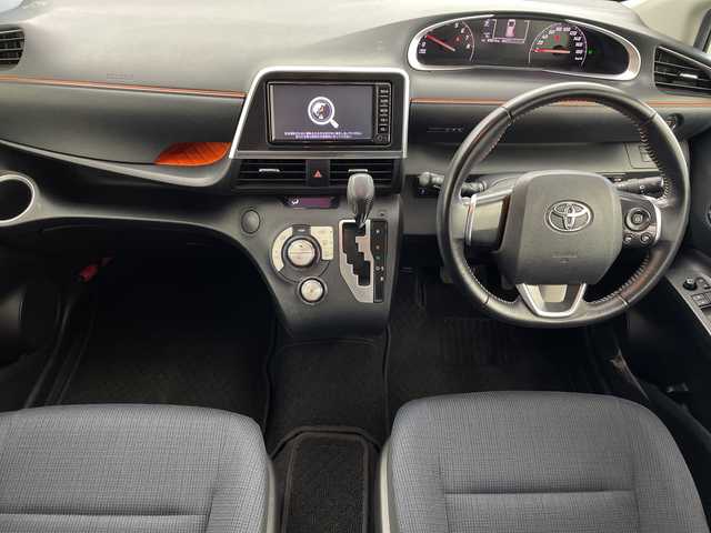 トヨタ シエンタ G 群馬県 2017(平29)年 6.6万km ホワイトパールクリスタルシャイン 純正７インチナビ　トヨタセーフティセンス　両側パワースライドドア　ビルトインＥＴＣ２．０　バックカメラ　プッシュスタート　純正フロアマット　オートエアコン　スペアキー　禁煙車　Ｂｌｕｅｔｏｏｔｈ接続