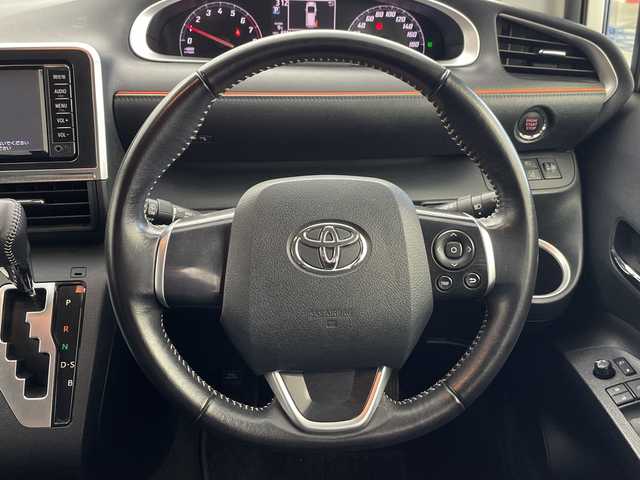 トヨタ シエンタ G 群馬県 2017(平29)年 6.6万km ホワイトパールクリスタルシャイン 純正７インチナビ　トヨタセーフティセンス　両側パワースライドドア　ビルトインＥＴＣ２．０　バックカメラ　プッシュスタート　純正フロアマット　オートエアコン　スペアキー　禁煙車　Ｂｌｕｅｔｏｏｔｈ接続