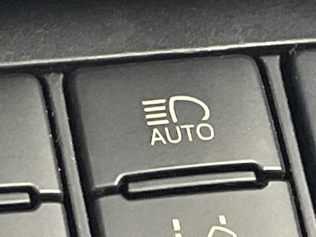 トヨタ シエンタ G 群馬県 2017(平29)年 6.6万km ホワイトパールクリスタルシャイン 純正７インチナビ　トヨタセーフティセンス　両側パワースライドドア　ビルトインＥＴＣ２．０　バックカメラ　プッシュスタート　純正フロアマット　オートエアコン　スペアキー　禁煙車　Ｂｌｕｅｔｏｏｔｈ接続