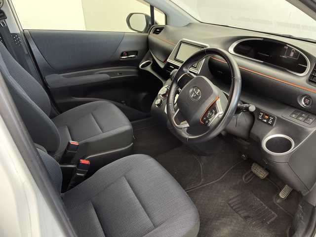 トヨタ シエンタ G 群馬県 2017(平29)年 6.6万km ホワイトパールクリスタルシャイン 純正７インチナビ　トヨタセーフティセンス　両側パワースライドドア　ビルトインＥＴＣ２．０　バックカメラ　プッシュスタート　純正フロアマット　オートエアコン　スペアキー　禁煙車　Ｂｌｕｅｔｏｏｔｈ接続