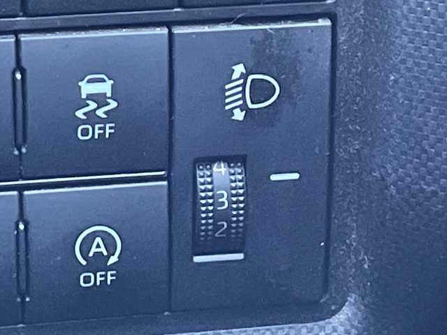 トヨタ ライズ G 茨城県 2019(令1)年 5万km シャイニングホワイトパール 社外ナビ/Bluetooth搭載/フルセグTV/全方位カメラ　/バックカメラ/純正16インチアルミホイール　/純正フロアマット/LEDヘッドライト/オートライト/AAC/ビルトインETC2.0/スマートキー/横滑り防止装置/衝突被害軽減システム/wエアバック/禁煙車