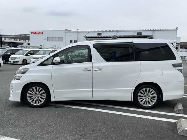トヨタ ヴェルファイア 2．4Z 熊本県 2012(平24)年 6.8万km ホワイトパールクリスタルシャイン (株)IDOMが運営する【じしゃロンOO店】の自社ローン専用車両になりますこちらは現金またはオートローンご利用時の価格です。自社ローンご希望の方は別途その旨お申付け下さい/社外ナビ　/フリップダウンモニター　/両側パワースライドドア　/ビルトインＥＴＣ　/前後コーナーセンサー　/ＨＩＤヘッドライト　/Ｗ＋サイドエアバッグ　/カーテンエアバッグ　/プッシュスタート　/スマートキー