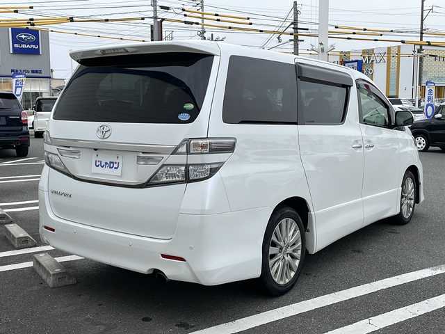 トヨタ ヴェルファイア 2．4Z 熊本県 2012(平24)年 6.8万km ホワイトパールクリスタルシャイン (株)IDOMが運営する【じしゃロンOO店】の自社ローン専用車両になりますこちらは現金またはオートローンご利用時の価格です。自社ローンご希望の方は別途その旨お申付け下さい/社外ナビ　/フリップダウンモニター　/両側パワースライドドア　/ビルトインＥＴＣ　/前後コーナーセンサー　/ＨＩＤヘッドライト　/Ｗ＋サイドエアバッグ　/カーテンエアバッグ　/プッシュスタート　/スマートキー