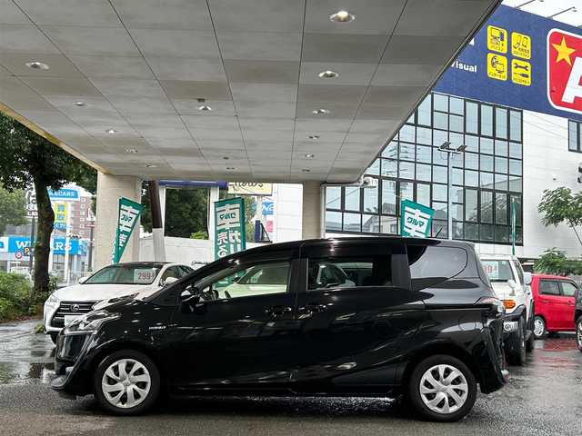 トヨタ シエンタ ハイブリッド G 熊本県 2015(平27)年 7万km ブラックマイカ プッシュスタート/純正ナビ/（CD・DVD・フルセグTV・BTオーディオ・SD）/バックカメラ/ETC/両側パワースライドドア/LEDヘッドライト/オートライト/フォグライト/純正フロアマット/純正ドアバイザー/スマートスペアキー×1本