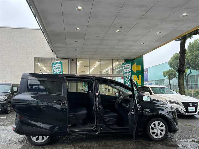 トヨタ シエンタ ハイブリッド G 熊本県 2015(平27)年 7万km ブラックマイカ プッシュスタート/純正ナビ/（CD・DVD・フルセグTV・BTオーディオ・SD）/バックカメラ/ETC/両側パワースライドドア/LEDヘッドライト/オートライト/フォグライト/純正フロアマット/純正ドアバイザー/スマートスペアキー×1本