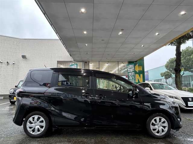 トヨタ シエンタ ハイブリッド G 熊本県 2015(平27)年 7万km ブラックマイカ プッシュスタート/純正ナビ/（CD・DVD・フルセグTV・BTオーディオ・SD）/バックカメラ/ETC/両側パワースライドドア/LEDヘッドライト/オートライト/フォグライト/純正フロアマット/純正ドアバイザー/スマートスペアキー×1本