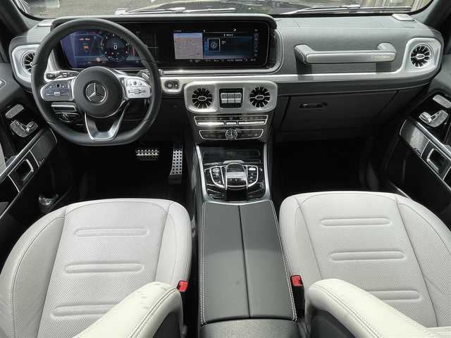 メルセデス・ベンツ ゲレンデヴァーゲン Ｇ４００ｄ AMGライン 新潟県 2023(令5)年 0.8万km オブシディアンブラック マヌファクトゥーアプログラム/ワンオーナー/左ハンドル/白レザーシート/全方位カメラ/バックカメラ/デジタルインナーミラー/クルーズコントロール追従走行/ETC2.0/パワーシートD.N席/シートメモリー運転席・助手席/シートクーラー運転席・助手席/シートヒーター全席/ハンズフリー/Bluetooth/サンルーフ/アイドリングストップ/４WD/LOW　RANGE/メモリナビ/USB入力端子/フルセグテレビ/プッシュスタート/オートライト/スペアキー/パワーウィンドー/ウィンカーミラー/電動格納ミラー/ブラインドスポットモニター