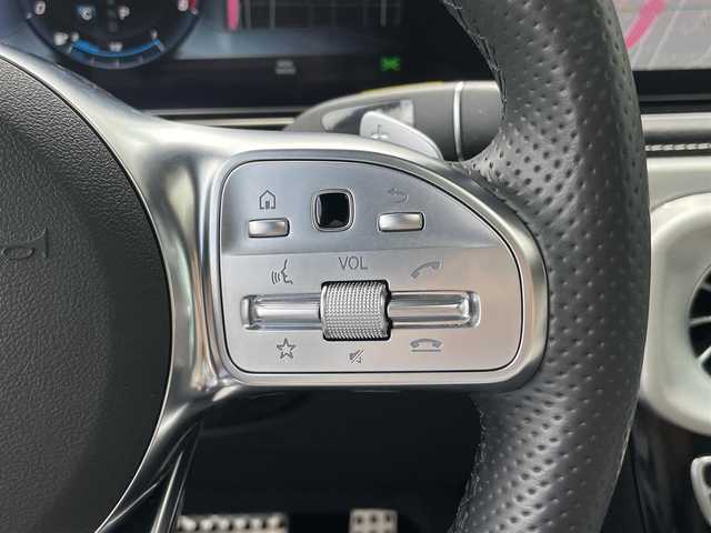 メルセデス・ベンツ ゲレンデヴァーゲン Ｇ４００ｄ AMGライン 新潟県 2023(令5)年 0.8万km オブシディアンブラック マヌファクトゥーアプログラム/ワンオーナー/左ハンドル/白レザーシート/全方位カメラ/バックカメラ/デジタルインナーミラー/クルーズコントロール追従走行/ETC2.0/パワーシートD.N席/シートメモリー運転席・助手席/シートクーラー運転席・助手席/シートヒーター全席/ハンズフリー/Bluetooth/サンルーフ/アイドリングストップ/４WD/LOW　RANGE/メモリナビ/USB入力端子/フルセグテレビ/プッシュスタート/オートライト/スペアキー/パワーウィンドー/ウィンカーミラー/電動格納ミラー/ブラインドスポットモニター