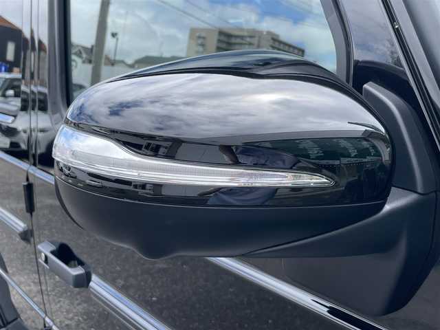 メルセデス・ベンツ ゲレンデヴァーゲン Ｇ４００ｄ AMGライン 新潟県 2023(令5)年 0.8万km オブシディアンブラック マヌファクトゥーアプログラム/ワンオーナー/左ハンドル/白レザーシート/全方位カメラ/バックカメラ/デジタルインナーミラー/クルーズコントロール追従走行/ETC2.0/パワーシートD.N席/シートメモリー運転席・助手席/シートクーラー運転席・助手席/シートヒーター全席/ハンズフリー/Bluetooth/サンルーフ/アイドリングストップ/４WD/LOW　RANGE/メモリナビ/USB入力端子/フルセグテレビ/プッシュスタート/オートライト/スペアキー/パワーウィンドー/ウィンカーミラー/電動格納ミラー/ブラインドスポットモニター