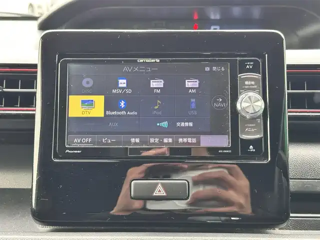 スズキ ワゴンＲ スティングレー HYBRID X 宮城県 2018(平30)年 5.3万km ピュアホワイトP 社外7インチナビ/(フルセグTV/CD/DVD/SD/BT/USB)/衝突軽減防止システム/車線逸脱警報/ヘッドアップディスプレイ/シートヒーター(D席)/オートエアコン/革巻きステアリング/ステアリングスイッチ/アイドリングストップ/オートライト/ふらつき防止/プッシュスタート＆スマートキー/ウインカー付き電動格納ミラー/盗難防止装置/ドアバイザー/LEDヘッドライト/フォグランプ/純正フロアマット/社外16インチAW