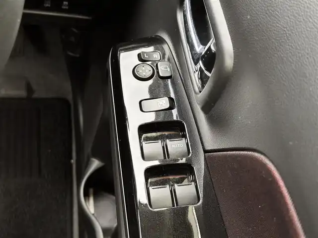 スズキ ワゴンＲ スティングレー HYBRID X 宮城県 2018(平30)年 5.3万km ピュアホワイトP 社外7インチナビ/(フルセグTV/CD/DVD/SD/BT/USB)/衝突軽減防止システム/車線逸脱警報/ヘッドアップディスプレイ/シートヒーター(D席)/オートエアコン/革巻きステアリング/ステアリングスイッチ/アイドリングストップ/オートライト/ふらつき防止/プッシュスタート＆スマートキー/ウインカー付き電動格納ミラー/盗難防止装置/ドアバイザー/LEDヘッドライト/フォグランプ/純正フロアマット/社外16インチAW