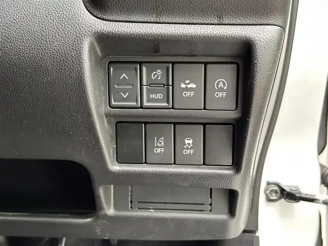 スズキ ワゴンＲ スティングレー HYBRID X 宮城県 2018(平30)年 5.3万km ピュアホワイトP 社外7インチナビ/(フルセグTV/CD/DVD/SD/BT/USB)/衝突軽減防止システム/車線逸脱警報/ヘッドアップディスプレイ/シートヒーター(D席)/オートエアコン/革巻きステアリング/ステアリングスイッチ/アイドリングストップ/オートライト/ふらつき防止/プッシュスタート＆スマートキー/ウインカー付き電動格納ミラー/盗難防止装置/ドアバイザー/LEDヘッドライト/フォグランプ/純正フロアマット/社外16インチAW