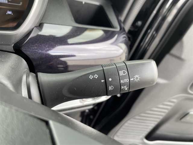 スズキ スペーシア カスタム HYBRID XS 三重県 2022(令4)年 3.7万km ブルーイッシュブラックパール3 登録時36743km/ワンオーナー/禁煙車/ハーフレザーシート/両側パワースライドドア/純正ナビ/（AM/FM/TV/Bluetooth）/フルセグTV/アラウンドビューモニター/レーダークルーズコントロール/ドライブレコーダー/ステアリングスイッチ/オートライト/シートヒーター/衝突軽減システム/レーンキープアシスト/コーナーセンサー/HUD/プッシュスタート/スペアキー/純正フロアマット/純正アルミ