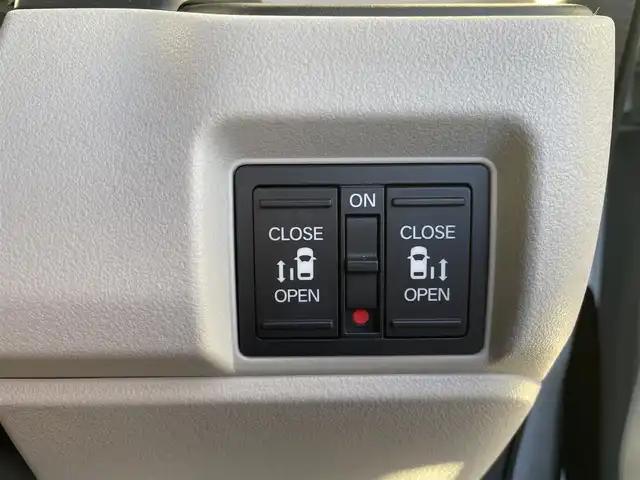 ホンダ Ｎ ＢＯＸ 千葉県 2023(令5)年 1.7万km プレミアムサンライトホワイトパール ワンオーナー　/純正メーカーＨＤＤナビ/Bluetooth/フルセグＴＶ/プッシュスタート/追従式クルーズコントロール　/バックカメラ　/両側パワースライドドア　/シートヒーター　/車線逸脱防止機能　/衝突被害軽減ブレーキ/前後ドラレコ（KENWOOD）/電動パーキングブレーキ/ブレーキホールド/先行車発信告知/標識認識システム/オートライト/カーテンエアバッグ/後席サンシェード/純正フロアマット/スペアキー×１/取扱説明書/保証書