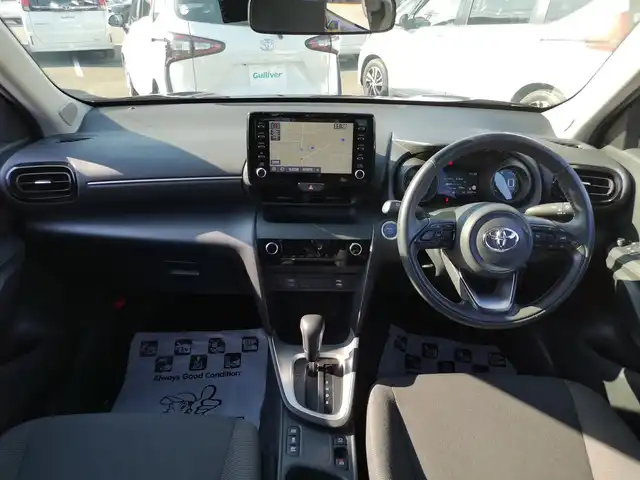 トヨタ ヤリスクロス ハイブリッド G 茨城県 2023(令5)年 2.4万km ブラックマイカ 純正ナビ/【AM・FM・USB・BT】/レーダークルコン/ETC/Bカメラ/前後ドラレコ/前後コーナーセンサー/ブレーキホールド/オートライト/オートハイビーム/LEDライト/ヘッドライトレベライザー/ステリモ/純正フロアマット/純正アルミホイール/電格ミラー/ウインカーミラー