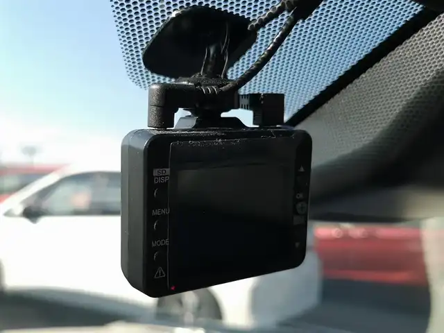 トヨタ ヤリスクロス ハイブリッド G 茨城県 2023(令5)年 2.4万km ブラックマイカ 純正ナビ/【AM・FM・USB・BT】/レーダークルコン/ETC/Bカメラ/前後ドラレコ/前後コーナーセンサー/ブレーキホールド/オートライト/オートハイビーム/LEDライト/ヘッドライトレベライザー/ステリモ/純正フロアマット/純正アルミホイール/電格ミラー/ウインカーミラー