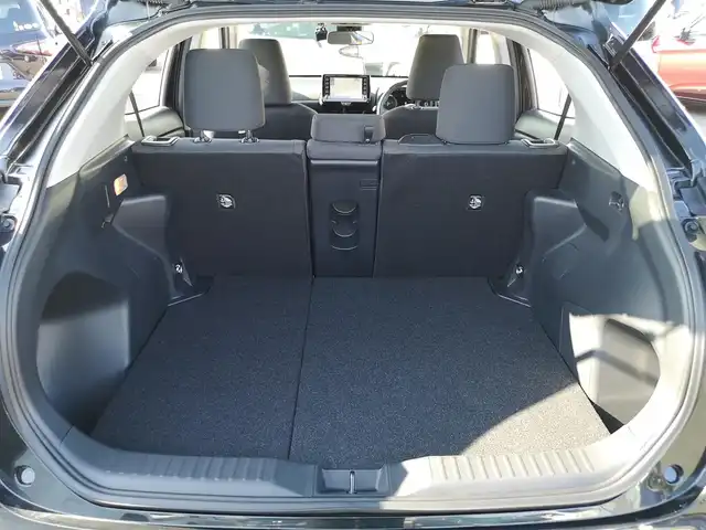 トヨタ ヤリスクロス ハイブリッド G 茨城県 2023(令5)年 2.4万km ブラックマイカ 純正ナビ/【AM・FM・USB・BT】/レーダークルコン/ETC/Bカメラ/前後ドラレコ/前後コーナーセンサー/ブレーキホールド/オートライト/オートハイビーム/LEDライト/ヘッドライトレベライザー/ステリモ/純正フロアマット/純正アルミホイール/電格ミラー/ウインカーミラー