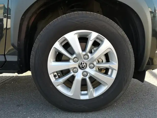 トヨタ ヤリスクロス ハイブリッド G 茨城県 2023(令5)年 2.4万km ブラックマイカ 純正ナビ/【AM・FM・USB・BT】/レーダークルコン/ETC/Bカメラ/前後ドラレコ/前後コーナーセンサー/ブレーキホールド/オートライト/オートハイビーム/LEDライト/ヘッドライトレベライザー/ステリモ/純正フロアマット/純正アルミホイール/電格ミラー/ウインカーミラー