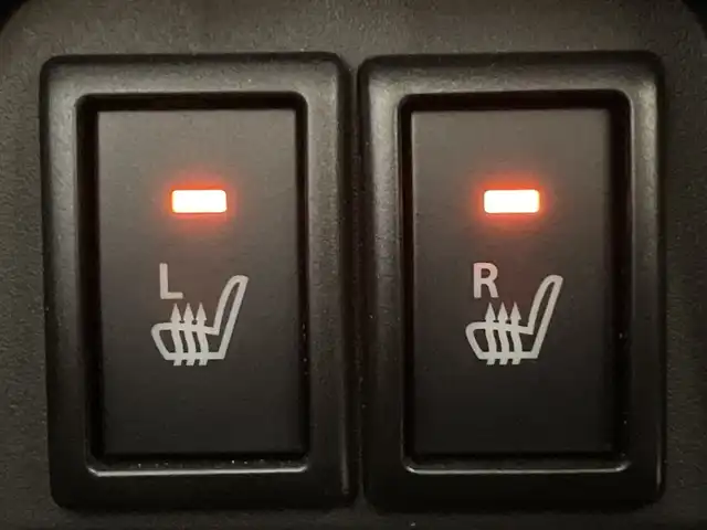 スズキ ハスラー Jスタイル 広島県 2021(令3)年 1.1万km ピュアホワイトパール/ガンメタリック2トーン 純正9型ナビ（DVD/Bluetooth/フルセグTV）/全方位モニター/シートヒーター/衝突軽減ブレーキ/車線逸脱警報/車線逸脱抑制/ハイビームアシスト/誤発進抑制機能/リヤパーキングセンサー/LEDヘッドランプ/純正15インチAW/ETC/USB入力端子