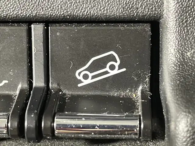 スズキ ハスラー Jスタイル 広島県 2021(令3)年 1.1万km ピュアホワイトパール/ガンメタリック2トーン 純正9型ナビ（DVD/Bluetooth/フルセグTV）/全方位モニター/シートヒーター/衝突軽減ブレーキ/車線逸脱警報/車線逸脱抑制/ハイビームアシスト/誤発進抑制機能/リヤパーキングセンサー/LEDヘッドランプ/純正15インチAW/ETC/USB入力端子