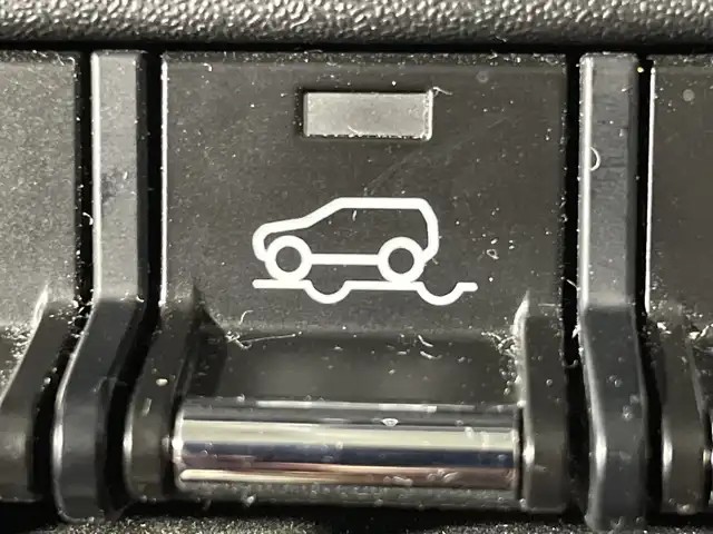 スズキ ハスラー Jスタイル 広島県 2021(令3)年 1.1万km ピュアホワイトパール/ガンメタリック2トーン 純正9型ナビ（DVD/Bluetooth/フルセグTV）/全方位モニター/シートヒーター/衝突軽減ブレーキ/車線逸脱警報/車線逸脱抑制/ハイビームアシスト/誤発進抑制機能/リヤパーキングセンサー/LEDヘッドランプ/純正15インチAW/ETC/USB入力端子