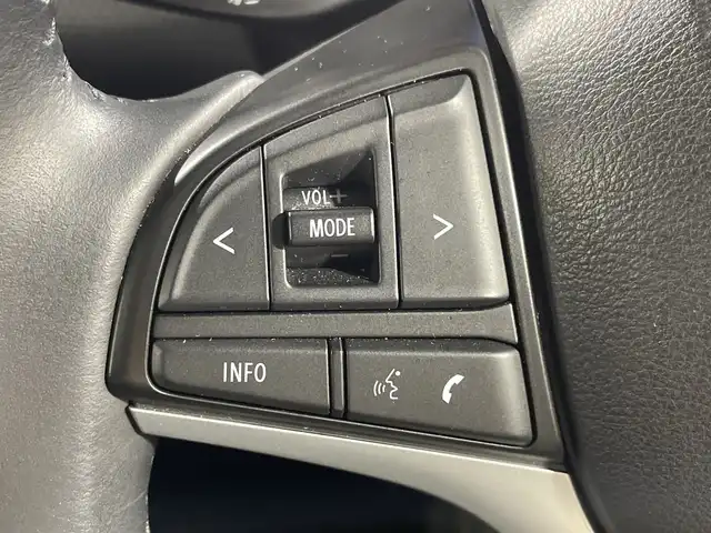 スズキ ハスラー Jスタイル 広島県 2021(令3)年 1.1万km ピュアホワイトパール/ガンメタリック2トーン 純正9型ナビ（DVD/Bluetooth/フルセグTV）/全方位モニター/シートヒーター/衝突軽減ブレーキ/車線逸脱警報/車線逸脱抑制/ハイビームアシスト/誤発進抑制機能/リヤパーキングセンサー/LEDヘッドランプ/純正15インチAW/ETC/USB入力端子