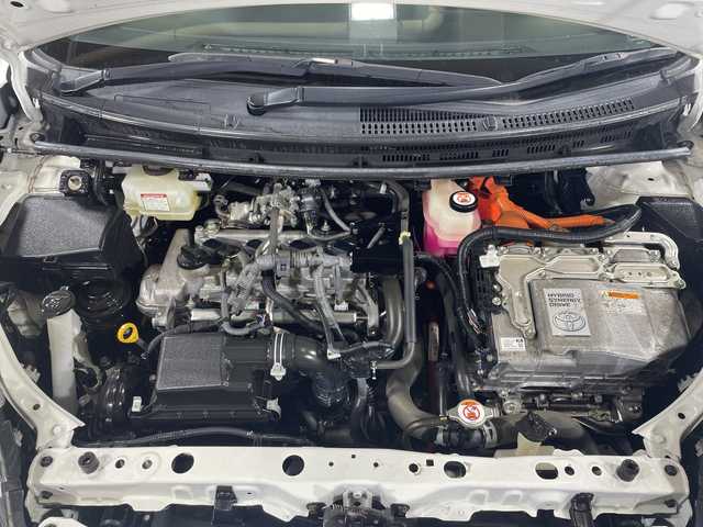 トヨタ アクア G GRスポーツ 17インチPKG 神奈川県 2018(平30)年 5.3万km ホワイトパールクリスタルシャイン 純正SDナビゲーション【NSZT-W68T】/(AM/FM/フルセグ/Bluetooth/CD/DVD/SD) /バックカメラ/トヨタセーフティセンス/クルーズコントロール/ETC/ドライブレコーダー/純正フロアマット/スマートキー/LEDヘッドライト/オートライト/オートマチックハイビーム/純正17インチアルミホイル/ドアバイザー/レーントレーシングアラート/衝突被害軽減システム/横滑り防止装置/アイドリングストップ