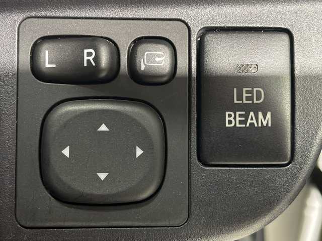 トヨタ アクア G GRスポーツ 17インチPKG 神奈川県 2018(平30)年 5.3万km ホワイトパールクリスタルシャイン 純正SDナビゲーション【NSZT-W68T】/(AM/FM/フルセグ/Bluetooth/CD/DVD/SD) /バックカメラ/トヨタセーフティセンス/クルーズコントロール/ETC/ドライブレコーダー/純正フロアマット/スマートキー/LEDヘッドライト/オートライト/オートマチックハイビーム/純正17インチアルミホイル/ドアバイザー/レーントレーシングアラート/衝突被害軽減システム/横滑り防止装置/アイドリングストップ