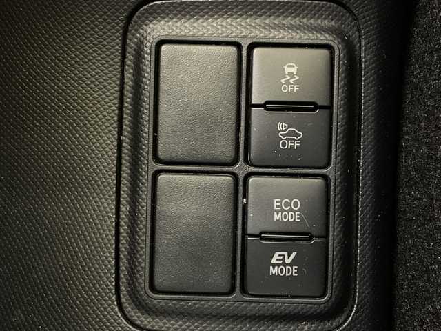 トヨタ アクア G GRスポーツ 17インチPKG 神奈川県 2018(平30)年 5.3万km ホワイトパールクリスタルシャイン 純正SDナビゲーション【NSZT-W68T】/(AM/FM/フルセグ/Bluetooth/CD/DVD/SD) /バックカメラ/トヨタセーフティセンス/クルーズコントロール/ETC/ドライブレコーダー/純正フロアマット/スマートキー/LEDヘッドライト/オートライト/オートマチックハイビーム/純正17インチアルミホイル/ドアバイザー/レーントレーシングアラート/衝突被害軽減システム/横滑り防止装置/アイドリングストップ