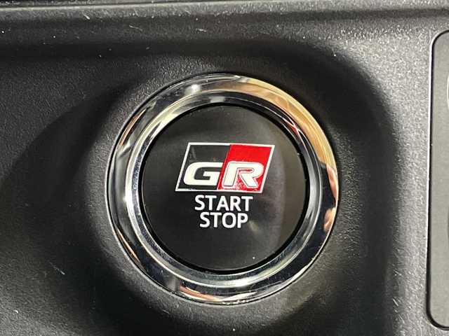 トヨタ アクア G GRスポーツ 17インチPKG 神奈川県 2018(平30)年 5.3万km ホワイトパールクリスタルシャイン 純正SDナビゲーション【NSZT-W68T】/(AM/FM/フルセグ/Bluetooth/CD/DVD/SD) /バックカメラ/トヨタセーフティセンス/クルーズコントロール/ETC/ドライブレコーダー/純正フロアマット/スマートキー/LEDヘッドライト/オートライト/オートマチックハイビーム/純正17インチアルミホイル/ドアバイザー/レーントレーシングアラート/衝突被害軽減システム/横滑り防止装置/アイドリングストップ