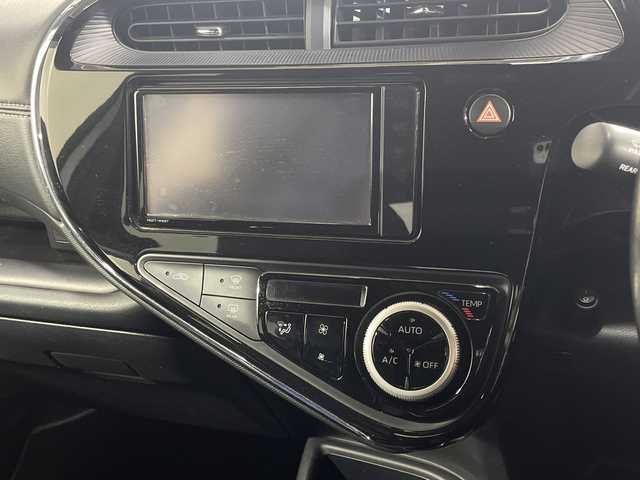 トヨタ アクア G GRスポーツ 17インチPKG 神奈川県 2018(平30)年 5.3万km ホワイトパールクリスタルシャイン 純正SDナビゲーション【NSZT-W68T】/(AM/FM/フルセグ/Bluetooth/CD/DVD/SD) /バックカメラ/トヨタセーフティセンス/クルーズコントロール/ETC/ドライブレコーダー/純正フロアマット/スマートキー/LEDヘッドライト/オートライト/オートマチックハイビーム/純正17インチアルミホイル/ドアバイザー/レーントレーシングアラート/衝突被害軽減システム/横滑り防止装置/アイドリングストップ