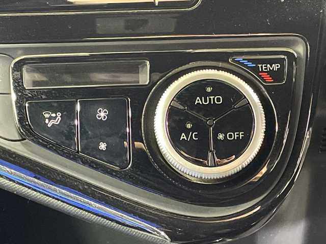 トヨタ アクア G GRスポーツ 17インチPKG 神奈川県 2018(平30)年 5.3万km ホワイトパールクリスタルシャイン 純正SDナビゲーション【NSZT-W68T】/(AM/FM/フルセグ/Bluetooth/CD/DVD/SD) /バックカメラ/トヨタセーフティセンス/クルーズコントロール/ETC/ドライブレコーダー/純正フロアマット/スマートキー/LEDヘッドライト/オートライト/オートマチックハイビーム/純正17インチアルミホイル/ドアバイザー/レーントレーシングアラート/衝突被害軽減システム/横滑り防止装置/アイドリングストップ