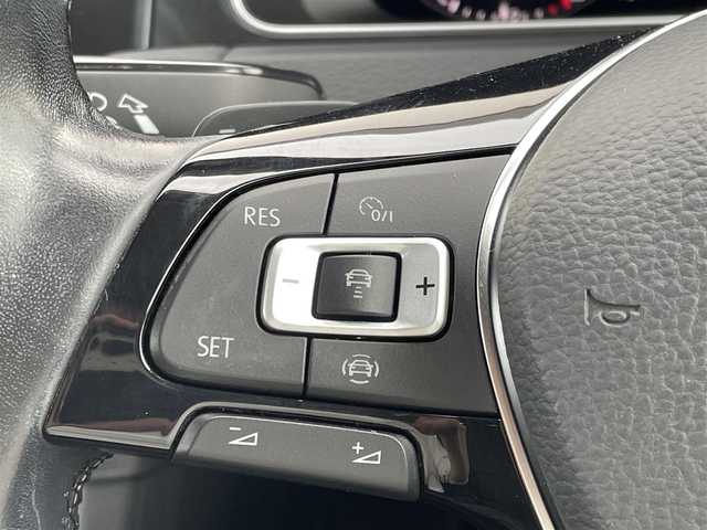 フォルクスワーゲン ゴルフ ヴァリアント TDI コンフォートL マイスター 東京都 2020(令2)年 8.6万km 赤 ワンオーナー　/純正アルミホイール　/フルセグテレビ　/バックカメラ　/ルーフレール　/アダプティブクルーズコントロール　/ドライブレコーダー