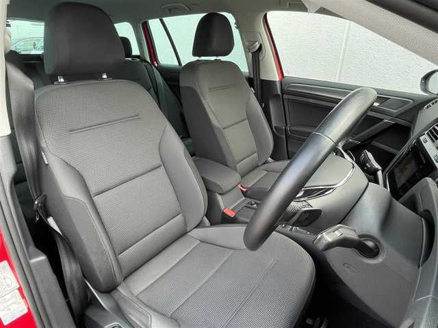 フォルクスワーゲン ゴルフ ヴァリアント TDI コンフォートL マイスター 東京都 2020(令2)年 8.6万km 赤 ワンオーナー　/純正アルミホイール　/フルセグテレビ　/バックカメラ　/ルーフレール　/アダプティブクルーズコントロール　/ドライブレコーダー